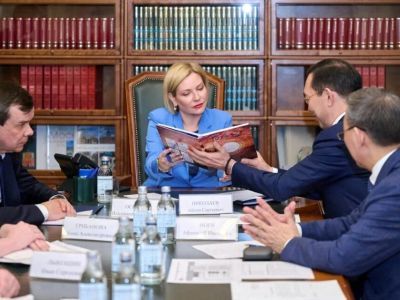 Глава Якутии встретился с министром культуры России