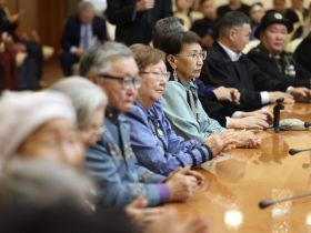 Носителям традиционной культуры вручили стипендии главы Якутии