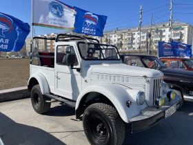 В Якутске прошёл автопробег ретромашин в честь «Диктанта Победы»