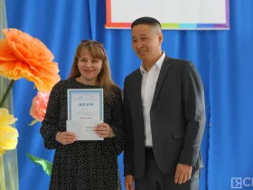 Петр Шамаев вручил дипломы победителям конкурса, приуроченного ко Дню сына в Якутии