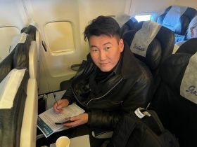 Пассажиры авиакомпании «Якутия» написали Большой этнографический диктант на высоте