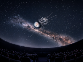 В День космонавтики Сбер устроил премьерный показ иммерсивного фильма «Шаг в бесконечность»