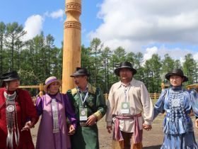 На Ысыахе Олонхо в Якутии определили финалистов конкурса среди запевал осуохая
