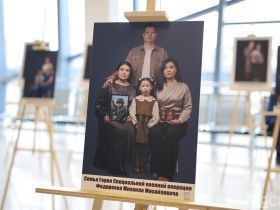 Фотовыставку «Семья героя» открыли в аэропорту Якутска