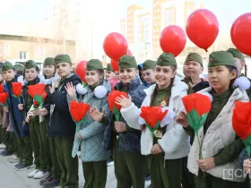 В Якутске чествовали ветерана Великой Отечественной войны в рамках акции «Поём двором»