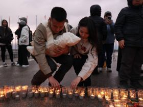 В Якутске прошла акция «Свеча памяти», посвященная 81-й годовщине Победы