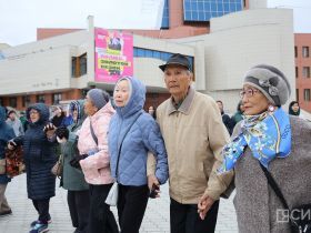 Фото: на площади Орджоникидзе якутяне массово исполнили осуохай