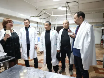 Глава Якутии встретился с семьей предпринимателей из Нижнеколымского района