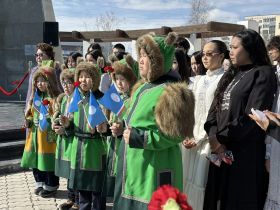 В День республики в Якутске почтили память Исидора Барахова