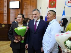 Высокие награды и почётные звания вручили якутянкам в преддверии 8 Марта