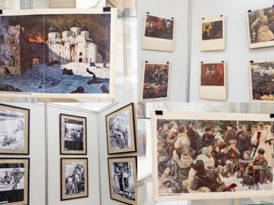 Выставка репродукций картин советских художников о Великой Отечественной войне открылась в Якутске