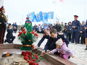 В Якутске провели акцию «Поклонимся великим тем годам» в честь 81-й годовщины Победы