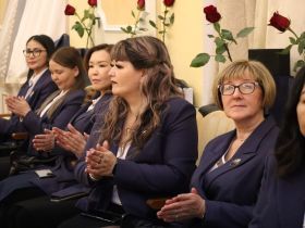 В Якутске наградили лучших сотрудников ЗАГС по итогам 2025 года