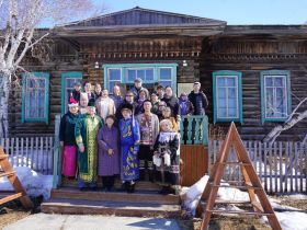 Представители национально-культурных объединений побывали на родине первого президента Якутии