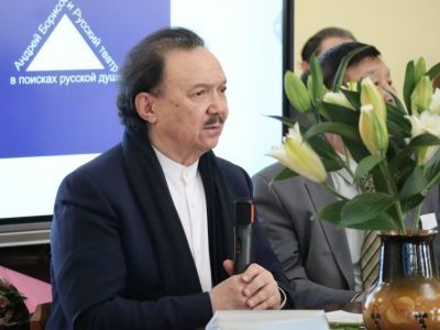 В Якутии выпустили электронную книгу о спектаклях Андрея Борисова в Русском театре