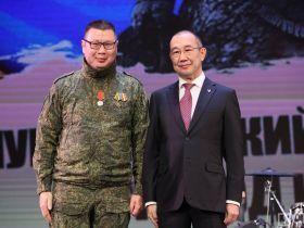 На Антифашистском форуме в Якутске наградили участников специальной военной операции
