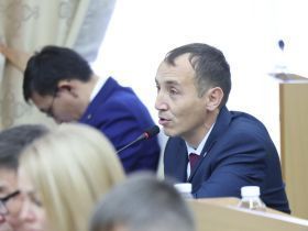 Поправки в Конституцию Якутии приняты большинством голосов