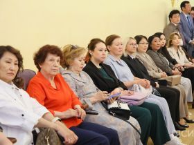 Государственные награды вручили медицинским работникам Якутии