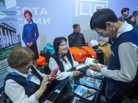 «Железные дороги Якутии» представили вакансии на ярмарке трудоустройства