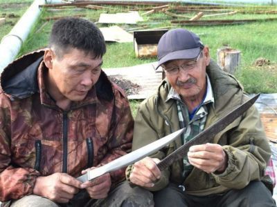 В Хангаласском районе Якутии воссоздают малтанский батас с традиционным орнаментом