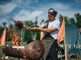 Фоторепортаж с фестиваля-конкурса «Полевая кухня» в Якутске