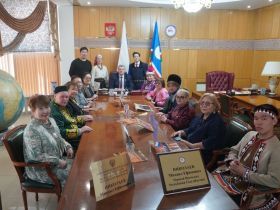 Представители национально-культурных объединений побывали на родине первого президента Якутии