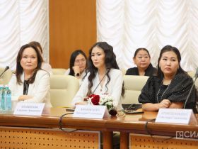 В Якутии вручили государственные награды многодетным матерям