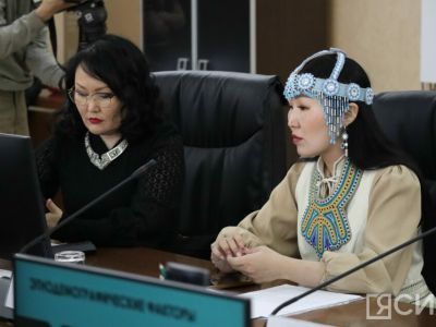В парламенте Якутии обсудили проблемы и перспективы государственных и официальных языков