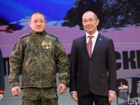 На Антифашистском форуме в Якутске наградили участников специальной военной операции