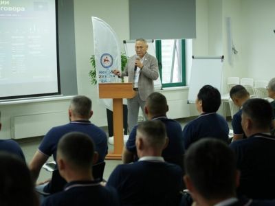 Сахамин Афанасьев встретился с участниками программы «Якутия – земля героев»