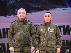 На Антифашистском форуме в Якутске наградили участников специальной военной операции