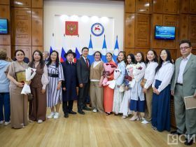 Госнаграды вручили журналистам Якутии в День национальной печати