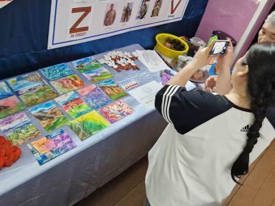 Школьники из Усть-Майского района поддерживают бойцов СВО своим творчеством