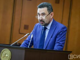 Госнаграды вручили журналистам Якутии в День национальной печати