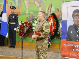 В Якутске простились с Героем России Алексеем Петровым
