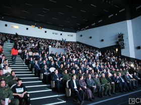 На Антифашистском форуме в Якутске наградили участников специальной военной операции