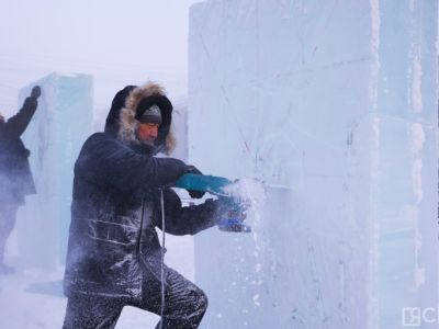 В Якутске стартовал международный фестиваль ледовых скульптур