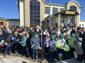 Памятник Платону Ойунскому открыли в селе Черкех Якутии