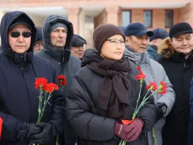 В Якутске почтили память государственного деятеля Василия Филиппова