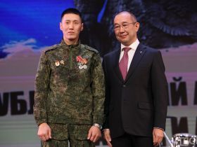 На Антифашистском форуме в Якутске наградили участников специальной военной операции