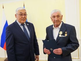 В Якутске наградами отметили участников ликвидации аварии на Чернобыльской АЭС
