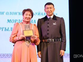 На открытии Декады Олонхо наградили лучших носителей традиционной культуры