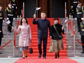 В Якутске чествовали трудовые династии, лауреатов премии и ветеранов профсоюзного движения