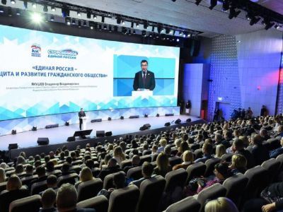 Дмитрий Медведев: гражданских активистов объединяет благородное стремление помогать людям