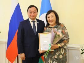 Государственные награды вручили медицинским работникам Якутии