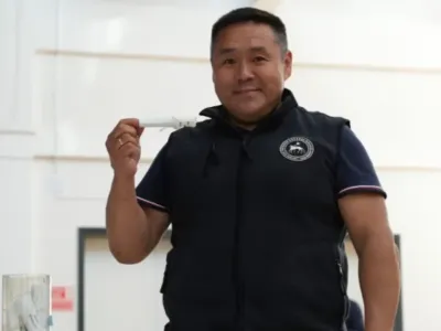 Участник СВО стал почетным гражданином Усть-Алданского района Якутии