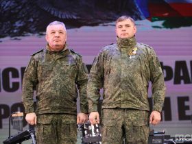 На Антифашистском форуме в Якутске наградили участников специальной военной операции