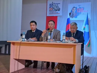 Жители отдаленных сёл Намского района задали свои вопросы на отчете правительства Якутии