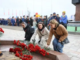 В Якутске провели акцию «Поклонимся великим тем годам» в честь 81-й годовщины Победы