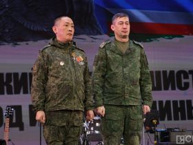 На Антифашистском форуме в Якутске наградили участников специальной военной операции